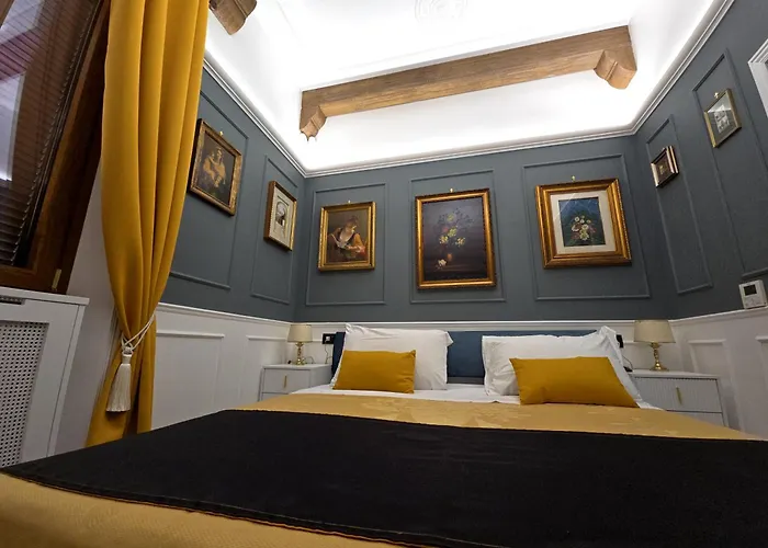 The Imperial Suite E The Bricks